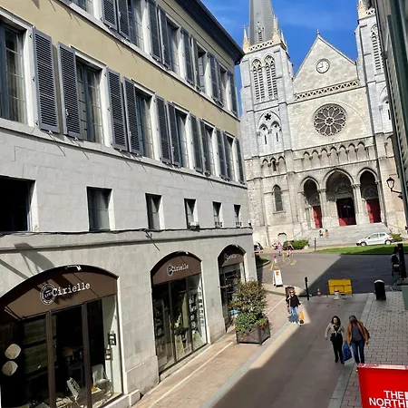 Les Pics По